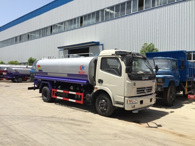 家家通攜手機電之家發(fā)布新款智能灑水車，引領環(huán)保清潔新風尚